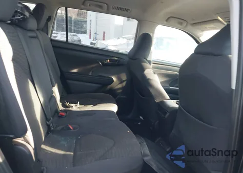 2021 Toyota Highlander L z USA, uszkodzony, nr VIN 5TDCZRBH9MS136012